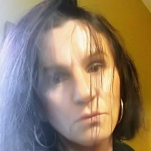 Meet your Posher, Ewa